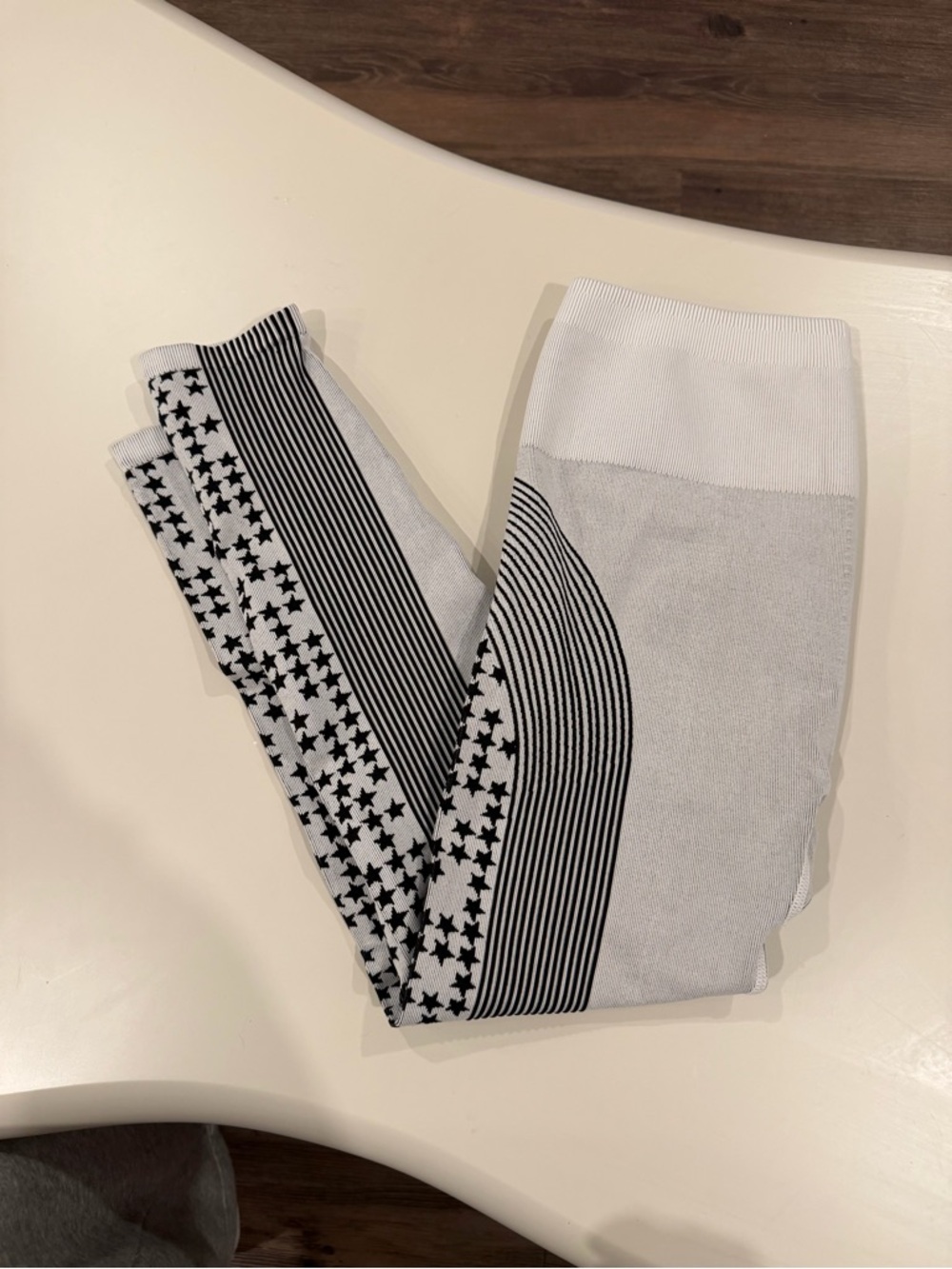 Fabletics White and Black Star-Stripe 7/8 Leggings